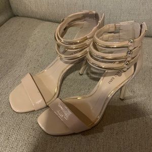 Gianni Bini tan nude heels with gold accent